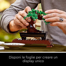 Carica l&#39;immagine nel visualizzatore di Gallery, LEGO Icons Albero Bonsai, Kit di Modellismo Piante Artificiali, Modellino da Costruire in Mattoncini, Decorazione per la Casa, Hobby Creativi per Adulti, Idee Regalo per Lei, Lui, Donna o Uomo 10281