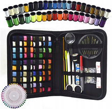 Carica l'immagine nel visualizzatore di Gallery, PARENCE – Kit da cucito completo con custodia a zip – 40 bobine di filo multicolore, aghi, ferri, forbici, accessori da cucito – Ideale per principianti, casa e viaggi