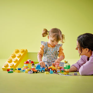 LEGO DUPLO Scatola Mattoncini – Auto e Camion, Giochi Educativi per Bambini e Bambine da 18 Mesi per le Abilità Motorie con Veicoli e Macchine Giocattolo da Costruire, Idee Regalo di Compleanno 10439