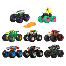 Carica l&#39;immagine nel visualizzatore di Gallery, Hot Wheels- Monster Truck Veicolo a Sorpresa in Scala 1:64 con Ruote Giganti, da Collezione, Giocattolo per Bambini 3+Anni, FYJ44