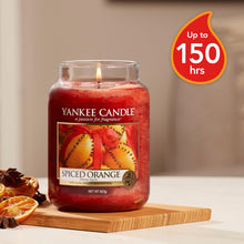 Carica l'immagine nel visualizzatore di Gallery, Yankee Candle Candela profumata in giara grande | Arancia piccante | Durata Fino a 150 Ore | Regali perfetti per le donne
