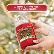 Carica l'immagine nel visualizzatore di Gallery, Yankee Candle Candela profumata in giara grande, Red Apple Wreath, Durata Fino a 150 Ore