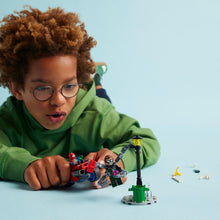 Carica l&#39;immagine nel visualizzatore di Gallery, LEGO Marvel Inseguimento Sulla Moto: Spider-Man vs. Doc Ock, Motocicletta Giocattolo da Costruire per Bambini e Bambine da 6 Anni in su con Shooter e Spara Ragnatele, Idea Regalo di Compleanno 76275