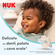 Carica l'immagine nel visualizzatore di Gallery, Ciuccio NUK First Choice | 6-18 mesi | Ciucci ortodontici | Accettato dal 95% dei bambini** | Blu | Confezione da 4