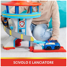 Carica l&#39;immagine nel visualizzatore di Gallery, Paw Patrol, Quartier Generale, con Lanciatore per Veicoli, 2 Personaggi Paw Patrol, Veicolo della Polizia di Chase e Accessori, Giocattolo per Bambini e Bambine, 3+ anni