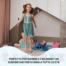 Carica l'immagine nel visualizzatore di Gallery, Cuscino Peluche 2 in 1 Disney Lilo e Stitch, Multiuso Extra Soffice con Chiusura a Strappo per la Cameretta dei Bambini,
