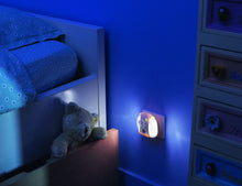 Carica l'immagine nel visualizzatore di Gallery, Safety 1st Luce Notturna Automatica con Sensore Crepuscolare