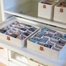 Carica l'immagine nel visualizzatore di Gallery, LOVE IT STORE IT Premium Organizer Cassetti -Organizzatore Armadio Pieghevole con 24 Scomparti - Set da 2 - Rinforzi in Cartone -30x30x8cm - Beige