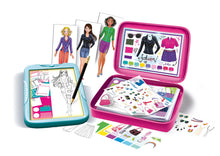 Carica l&#39;immagine nel visualizzatore di Gallery, Clementoni Idea - Fashion Designer, Lavagna Luminosa Creativa per Bambine 7+ Anni, Set Abbigliamento con Supporto Pieghevole, Disegni e Modelli Unici, Gioco Creativo, Made in Italy, 18715
