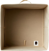 Carica l'immagine nel visualizzatore di Gallery, Amazon Basics Cubo/organizer portaoggetti pieghevole in tessuto, con maniglia, 26.67 x 26.67 x 27.94 cm, (confezione da 6), Beige, Tinta Unita