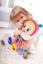 Carica l'immagine nel visualizzatore di Gallery, Baby Clementoni - Alice, la Mia Prima Bambola, Peluche Bambini 10+ Mesi, Centro Attività con Ciuccio e 3 Tasti per Imparare Forme, Numeri, Colori, Parole e Versi degli Animali, Lingua Italiana, 17201