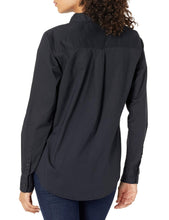 Carica l'immagine nel visualizzatore di Gallery, Amazon Essentials Camicia in Popeline a Maniche Lunghe con Bottoni sul Colletto, Vestibilità Classica Donna, Nero, L