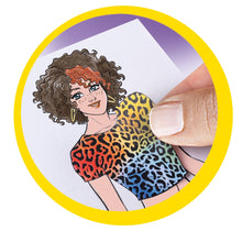 Carica l&#39;immagine nel visualizzatore di Gallery, Clementoni Idea - Fashion Designer, Lavagna Luminosa Creativa per Bambine 7+ Anni, Set Abbigliamento con Supporto Pieghevole, Disegni e Modelli Unici, Gioco Creativo, Made in Italy, 18715