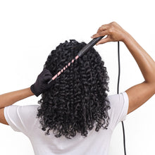 Carica l'immagine nel visualizzatore di Gallery, BaByliss Ferro arricciacapelli 10mm, Quartz Ceramic, 10 Temperature, ricci ultra definiti, Nero e rosa, C449E