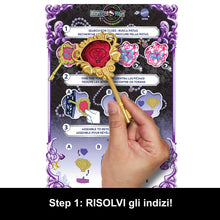 Carica l'immagine nel visualizzatore di Gallery, Monster High - Segreti da Brivido Clawdeen Wolf Misteri Mostruosi, set con bambola e guardaroba, 19 soprese e capi d'abbigliamento inclusi, giocattolo per bambini, 4+ anni, HXH85