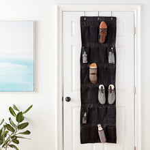 Carica l'immagine nel visualizzatore di Gallery, Amazon Basics Organizer da appendere alla porta, con 24 tasche, colore nero, 47 x 6.3 x 165 cm