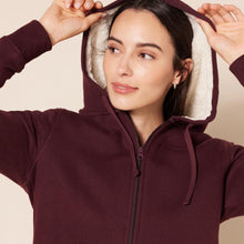 Carica l'immagine nel visualizzatore di Gallery, Amazon Essentials Giacca con Cappuccio a Cerniera Intera in Pile Foderata in Sherpa (Taglie Forti Disponibili) Donna, Bordeaux, M