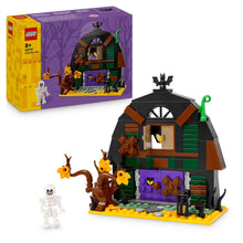 Carica l'immagine nel visualizzatore di Gallery, LEGO Granaio di Halloween - Giocattolo da Esposizione con una Minifigure di Scheletro e Accessori Spaventosi tra cui un 