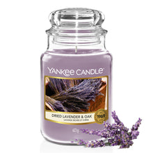 Carica l'immagine nel visualizzatore di Gallery, Yankee Candle Scented Candle | Candela in giara grande della Lavanda Essiccata e Quercia | Candele a lunga combustione: fino a 150 ore | Regali perfetti per le donne