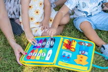Carica l&#39;immagine nel visualizzatore di Gallery, LUDAZON® Valigetta Montessori per lo Sviluppo delle Capacità Intellettive, Busy Board 1 2 3 4 5 Anni, Intrattiene per ore a Casa, al Ristorante, e in Viaggio. GUARDA IL VIDEO