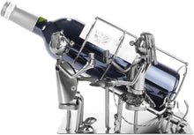 Carica l'immagine nel visualizzatore di Gallery, Brubaker Portabottiglia da Vino dal Raffinato Design Coppia Romantica - Portabottiglie per Vino in Metallo con Biglietto di Auguri