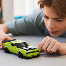 Carica l'immagine nel visualizzatore di Gallery, LEGO Speed Champions Sports Car Dodge Challenger SRT Hellcat 77237