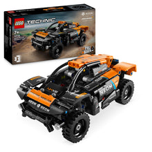 Carica l'immagine nel visualizzatore di Gallery, LEGO Technic NEOM McLaren Extreme E Race Car, Macchina Giocattolo Fuoristrada con Funzione Pull-Back, Giochi per Bambini e Bambine da 7 Anni Fan dei Modellini di Auto e Veicoli da Costruire 42166