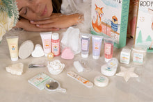 Carica l&#39;immagine nel visualizzatore di Gallery, Accentra Calendario dell’Avvento 2025 per ragazze con 24 prodotti per la cura del corpo – Beauty con body lotion, bombe da bagno frizzanti, bagnoschiuma, shampoo e molto altro – Calendario di Natale