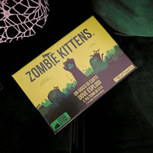 Carica l'immagine nel visualizzatore di Gallery, Asmodee - Zombie Kittens - Gioco di Carte, Party Game, 2-5 Giocatori, 7+ Anni, Edizione in Italiano