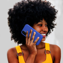 Carica l'immagine nel visualizzatore di Gallery, kwmobile Cover per iPhone 17 Custodia - Back Case per Smartphone in Silicone TPU - Protezione Gommata - blu baltico