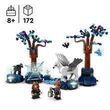 Carica l&#39;immagine nel visualizzatore di Gallery, LEGO Harry Potter Foresta Proibita: Creature Magiche, Set con Animali Giocattolo Fantasy, Gioco per Bambini e Bambine da 8 Anni in su con 2 Minifigure, Fierobecco e Thestral, Idea Regalo 76432
