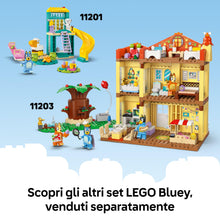 Carica l'immagine nel visualizzatore di Gallery, LEGO Bluey: Vacanza sulla Spiaggia della Famiglia di Bluey 11202