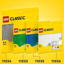 Carica l&#39;immagine nel visualizzatore di Gallery, LEGO Classic Base Blu, Tavola per Costruzioni Quadrata con 32x32 Bottoncini, Piattaforma Classica per Mattoncini per Costruire ed Esporre i Modellini, Giochi per Bambini e Bambine da 4 Anni 11025