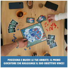 Carica l'immagine nel visualizzatore di Gallery, EDITRICE GIOCHI, Risiko! Antartide, Gioco di Strategia, 2 Giochi in Scatola in 1 per Sfide tra Amici e in Famiglia, Giochi da Tavolo per Adulti e Bambini, Espansione di Risiko e Gioco Singolo, 8+ Anni