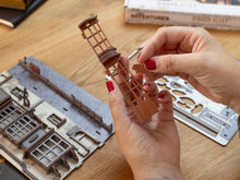 Carica l'immagine nel visualizzatore di Gallery, Revell Kit per modellino Tiny Adventures, Diagon Alley Harry Potter, casa in miniatura 3D, Book Nook, fermalibri in legn