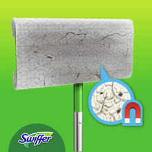 Carica l'immagine nel visualizzatore di Gallery, Swiffer Dry Panni Cattura Polvere, 120 Panni, Cattura e Intrappola Polvere e Sporco, Ottimo per i Peli di Animale, per Tutti i Tipi di Pavimenti, Maxi Formato