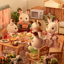 Carica l'immagine nel visualizzatore di Gallery, Sylvanian Families - Famiglia Coniglio Cioccolato – Set di 4 Personaggi Morbidi, Articolati e con Vestiti Rimovibili – M