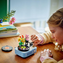 Carica l'immagine nel visualizzatore di Gallery, LEGO Creator 3 in 1 Giradischi con fiori 31172