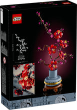 Carica l&#39;immagine nel visualizzatore di Gallery, LEGO Icons Albicocco Giapponese, Fiore Finto Artificiale da Costruire per Adulti, Decorazione Floreale per Casa dalla Botanical Collection, Idea Regalo per Donna, Uomo, Lei o Lui, Hobby Creativo 10369