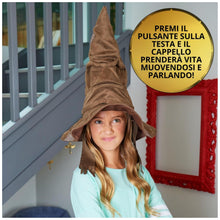 Carica l&#39;immagine nel visualizzatore di Gallery, Wizarding World | Cappello Parlante Interattivo di Harry Potter | Voce originale dei film di Harry Potter | 15 frasi in italiano/tedesco | Accessori Harry Potter dai 5 anni in su