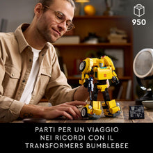 Carica l&#39;immagine nel visualizzatore di Gallery, LEGO Icons Transformers Bumblebee Action Figure Robot da Collezione, Kit Modellismo da Costruire per Adulti a Tema Cinematografico Convertibile in Modalità Veicolo, Regalo per Uomo o Donna 10338