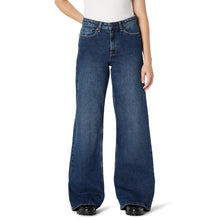 Carica l'immagine nel visualizzatore di Gallery, Amazon Essentials Jeans da Donna a Gamba Larga a Vita Medio Alta con vestibilità Rilassata a Bassa Elasticità, Lavaggio Scuro Pietra, 40