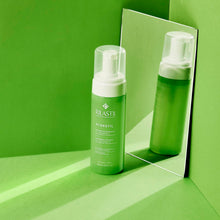 Carica l'immagine nel visualizzatore di Gallery, Rilastil Acnestil Mousse Detergente, Formula Delicata, Pelli con Tendenza Acneica, Confezione da 150ml