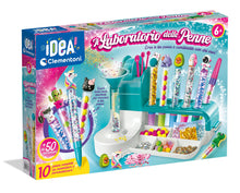 Carica l&#39;immagine nel visualizzatore di Gallery, Clementoni Idea - Laboratorio delle Penne Personalizzate, Kit Creativo per Bambini 6+ Anni, con 50+ Accessori e 10 Penne Personalizzabili, Gioco Made in Italy, Lingua Italiana, 18748