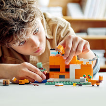 Carica l&#39;immagine nel visualizzatore di Gallery, LEGO Minecraft Il Capanno della Volpe, Mattoncini da Costruzione, Set con Zombie e Animali, Giochi per Bambino e Bambina da 8 Anni, Idee Regalo 21178