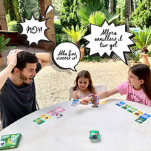 Carica l&#39;immagine nel visualizzatore di Gallery, LASTUF Gioco di Calcio per Bambini Gioco di Carte da Tavolo per Famiglie Giochi di Società per Ragazzi e Ragazze - Multilingua con Italiano - 81 carte - Regalo di calcio da 6 anni