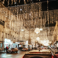 Carica l'immagine nel visualizzatore di Gallery, SALCAR 6m x 1m LED Tenda con Catena di Luci, Catena luminosa 300 Leds 9 modalità impermeabile decorazione per Decorazioni Natale - Bianco Caldo
