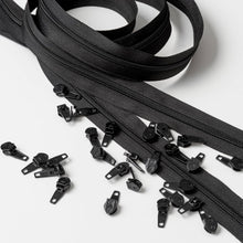 Carica l'immagine nel visualizzatore di Gallery, IPEA Cerniera Lampo Catena Continua misura #5 Nera - [ 5 METRI + 15 CURSORI IN METALLO ] - Made in Italy - Zip Ritagliabile per Cucito, Abbigliamento, Accessori - Larghezza 30 mm - Nero Grigio