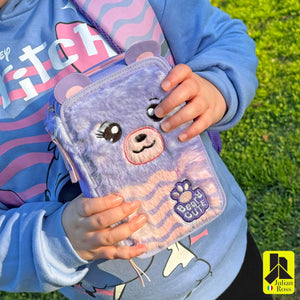 Julian Ross Teddy Bear Fluffy Astuccio Triplo Riempito Peluche Bambina, 45 Accessori Scuola Elementare, 3 Zip, Scomparti Organizzati, Pastelli, Pennarelli, Colla, Forbici