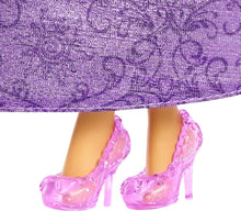 Carica l&#39;immagine nel visualizzatore di Gallery, Mattel Disney Princess - Rapunzel bambola vestita alla moda con capi e accessori scintillanti ispirati al film, giocattolo per bambini, 3+ Anni, HLW03